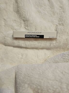 Japanese Perfecting Concealer  - Shade 04